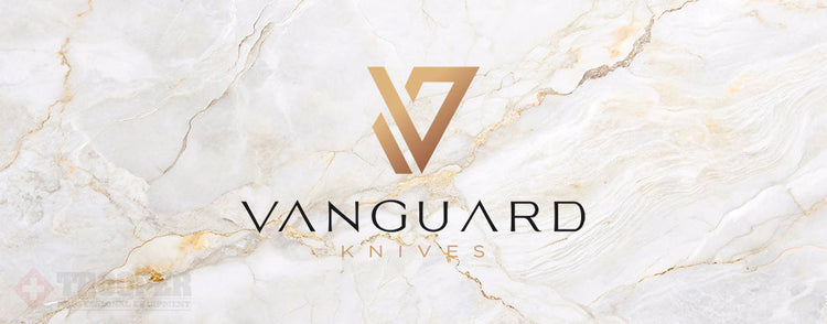 Eleganter weisser Marmorhintergrund mit Vanguard Knives Logo