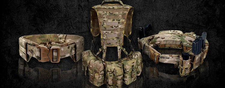 Combatbelts von Warrior Assault Systems vor dunklem Hintergrund