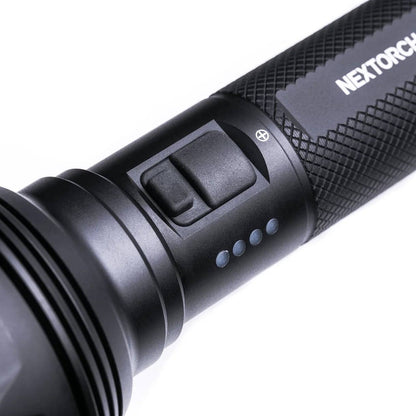 Taktische LED-Taschenlampe P82C,  2200 Lumen (inkl. Akku)